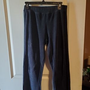 Size Small 3/5 Silver Love Sweat Pants